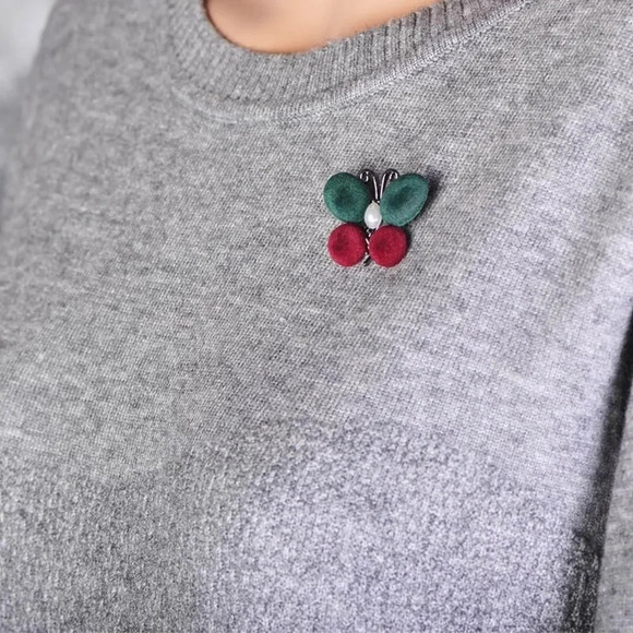 Plush Butterfly Brooch with a Pearl - Picture 2 of 7